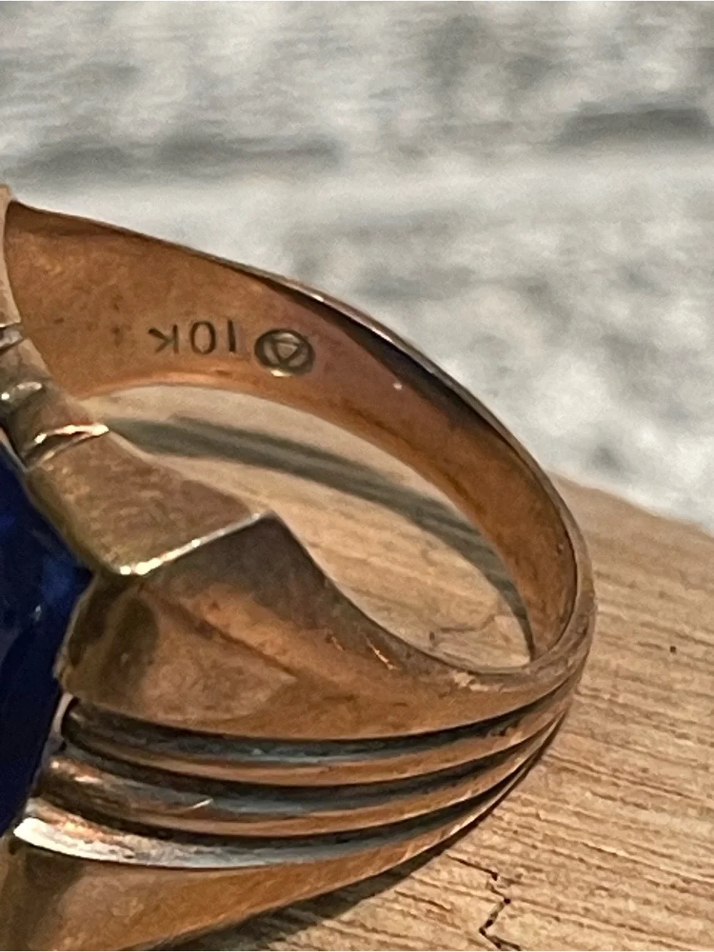 Men's Gold 10K Blue Masonic Square & Compass Signet Ring 7.86 grams
